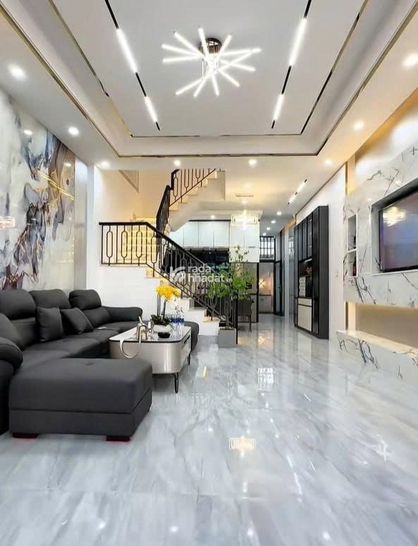 NHÀ 1 TRỆT 1 LẦU NGAY KCN VSIP3 TP TÂN UYÊN BÌNH DƯƠNG