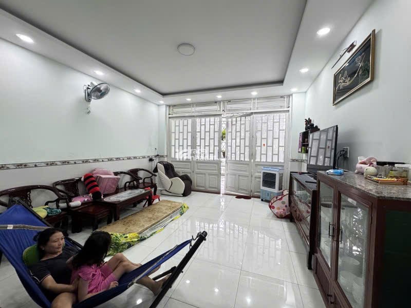 Hàng HIẾM GÒ VẤP nhà 3 tầng 75m2 HXT ngang to 5m gần mặt tiền Lê Đức Thọ chỉ 8.6 tỷ.