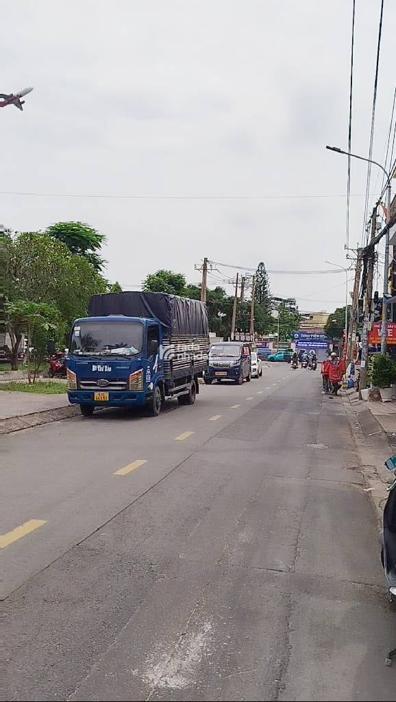 NHÀ MẶT TIỀN LÂM CHÍ HIẾU P.TÂY THẠNH - ĐỐI DIỆN CÔNG VIÊN D9 - KHU BUÔN BÁN KINH DOANH