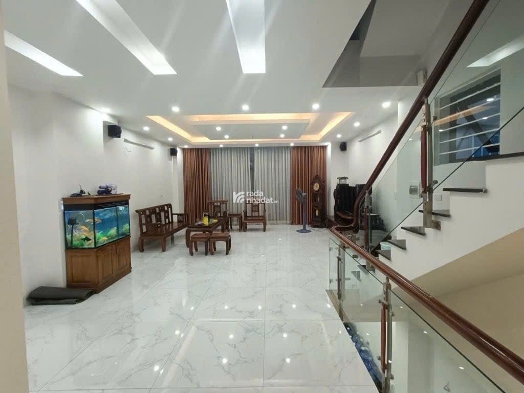 SIÊU MẪU NHÀ DÂN XÂY Ô TÔ ĐỖ CỬA TRUNG TÂM VIỆT HƯNG -LONG BIÊN 