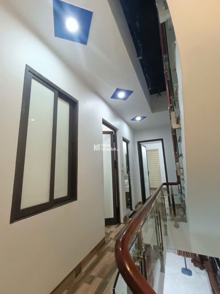 SIÊU MẪU NHÀ DÂN XÂY Ô TÔ ĐỖ CỬA TRUNG TÂM VIỆT HƯNG -LONG BIÊN 