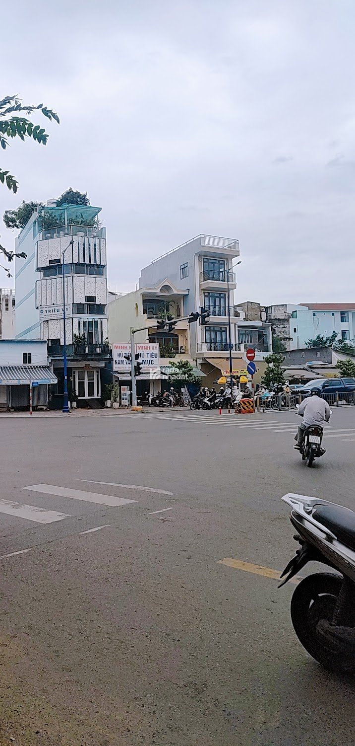 Bán nhà mặt phố Tên Lửa 160m2 gần Aeon Mall giá 22 tỷ 