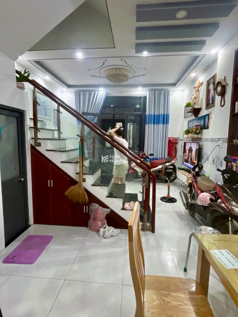 SÁT HẺM XE HƠI LÊ THÚC HOẠCH, TÂN PHÚ, CHUẨN 38M2 HIẾM CÓ. GIẢM 450TR CHỈ 5.1T