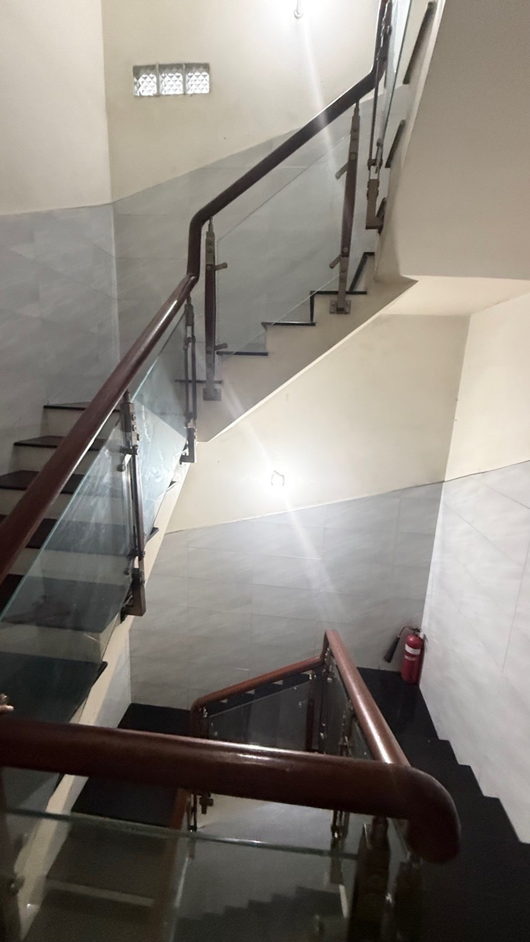 CHDV MT Kênh Nước Đen-gần chợ Tân Hương, 80m2, 6 tầng 15 phòng, TN 40tr/th,14 tỷ