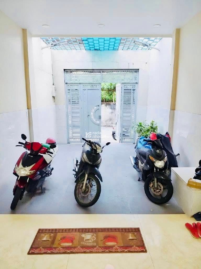 BÁN NHÀ MẶT TIỀN ĐƯỜNG 10M   GIÁP QUẬN 11  GẦN  LUỸ BÁN BÍCH  121M2  3 TẦNG  5PN CHỈ 12.X TỶ