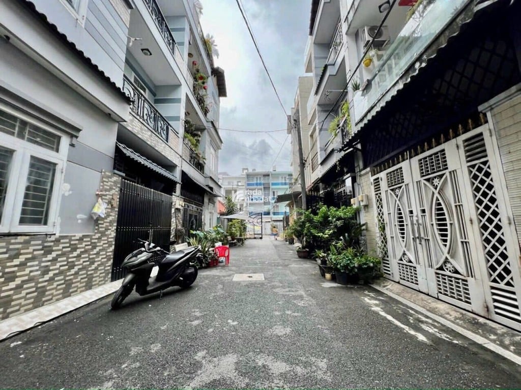  NHÀ ĐẸP 3 TẦNG - KHU TOÀN NHÀ CAO TẦNG BIỆT THỰ XỊN ĐẸP - CẠNH LÊ VĂN QUỚI 