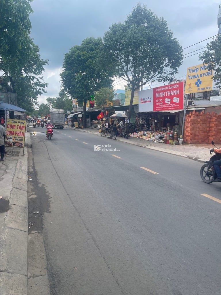 BÁN KHÁCH SẠN MẶT TIỀN ĐƯỜNG 10M GẦN CHỢ BÌNH CHÁNH DTSD 600M2 THU NHẬP 30TR/TH NHIK 8 TỶ  