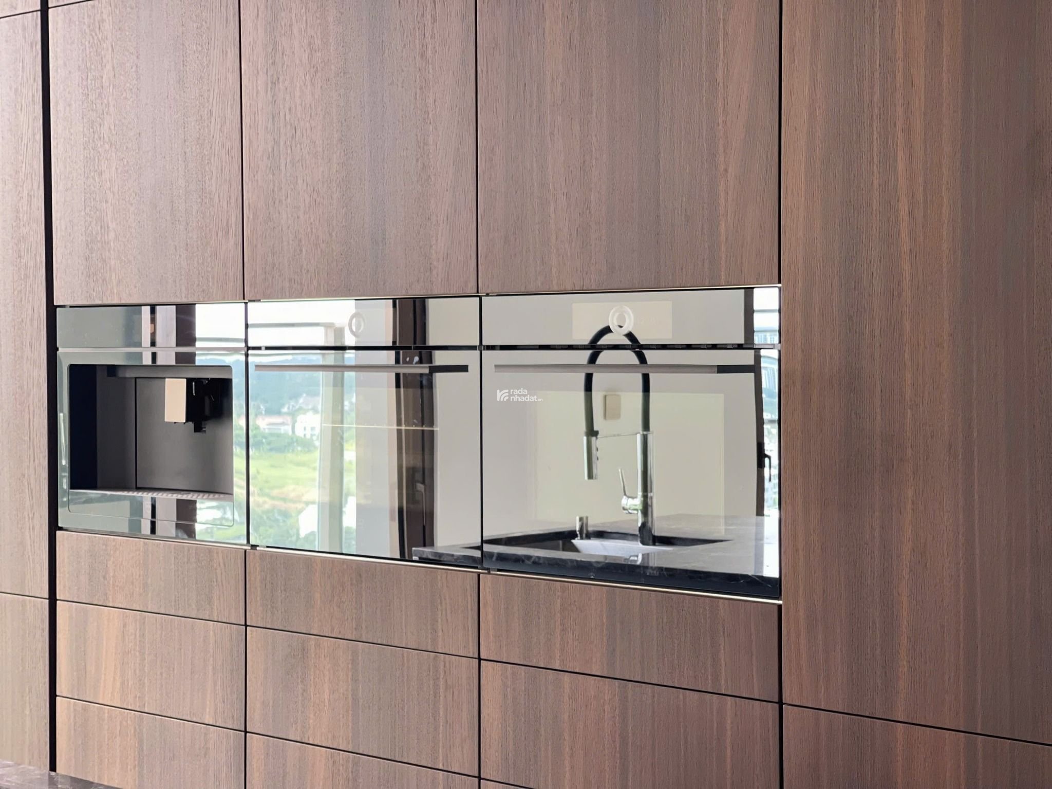 Bán gấp: DEFINE - Căn 04 Phòng ngủ: 325m2 Hồ bơi  vườn riêng biệt. Giá 38 tỷ LH: 0931 356 ***