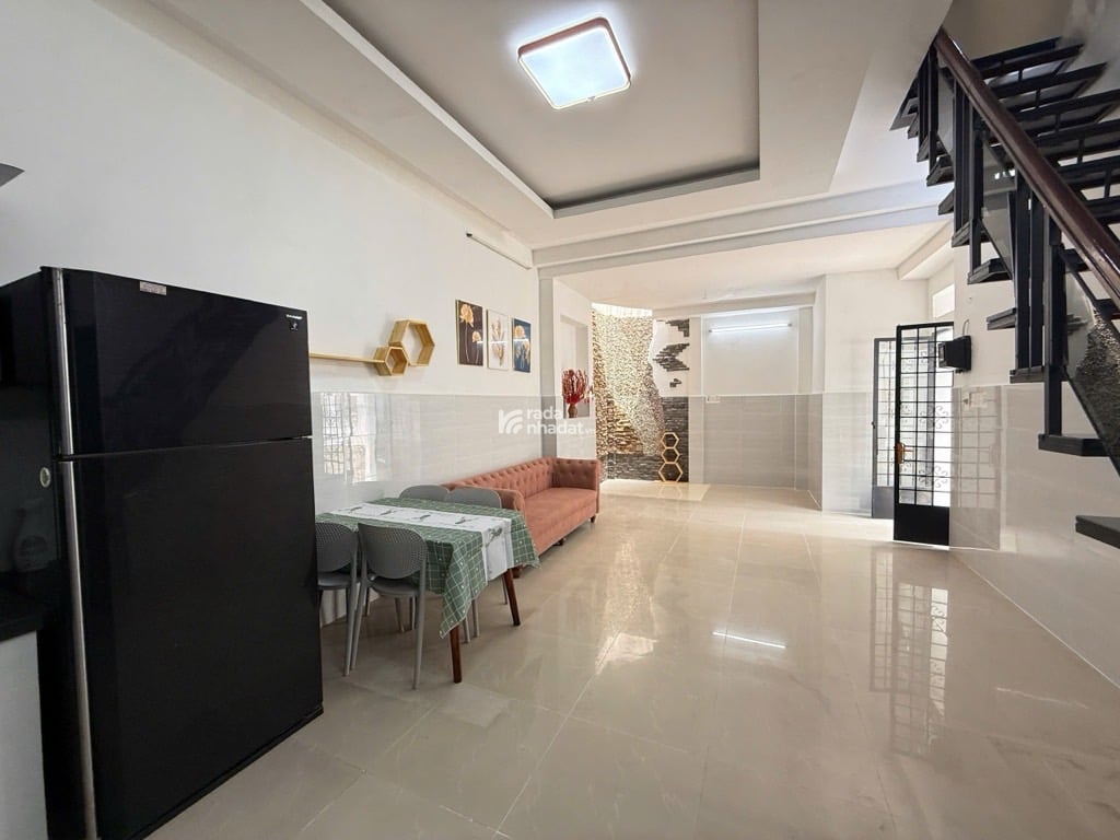 chính chủ cần bán gấp căn nhà Nguyên Hồng rừng Phạm Văn Đồng giá bình thành giáp Phú Nhuận