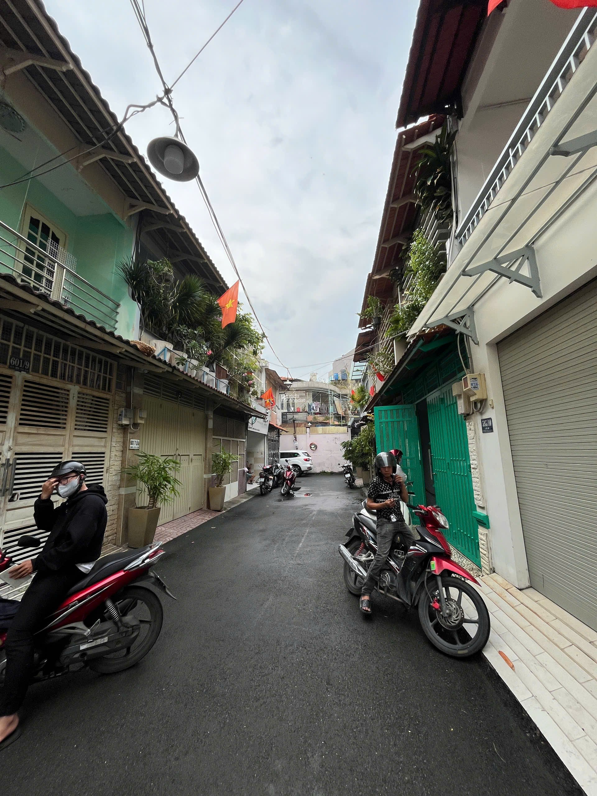 Bán nhà hẻm 6m Cách Mạng Tháng 8 quận 10 - 3.9x14m - 9.6 tỷ