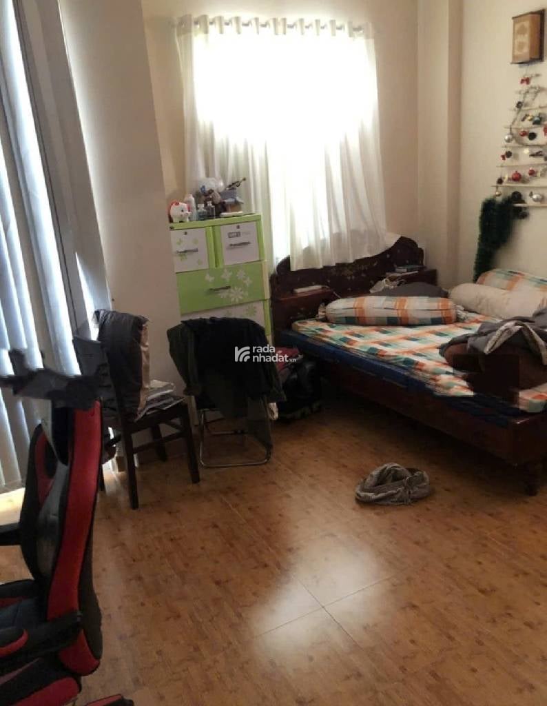  1 căn chủ ở, 1 căn làm phòng trọ cho thuê dòng tiền 11 triệu/tháng. 