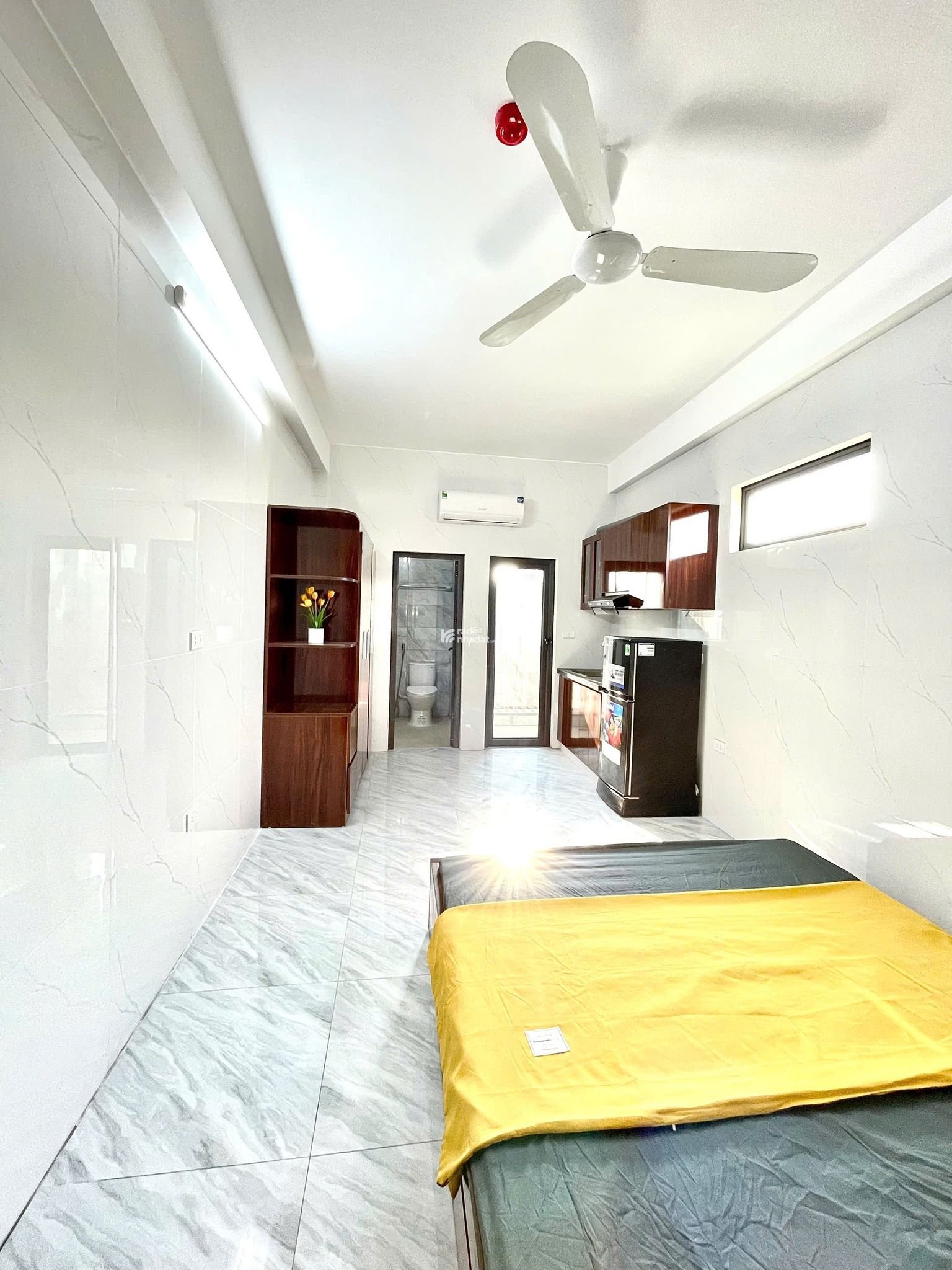 Nhà mình bán căn hộ 108m2, 3PN, view thành phố, full đồ, chung cư CT2 Xuân Phương. Giá 5.1 tỷ