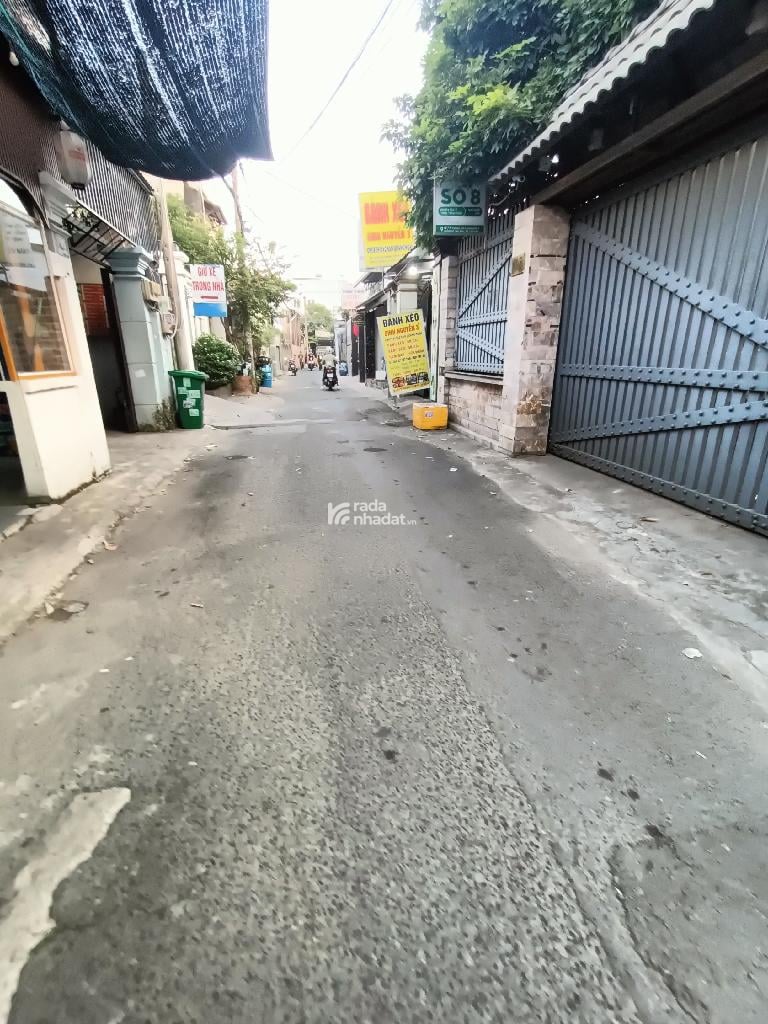 BÁN ĐẤT TẶNG NHÀ, HẺM NHỰA 6m THÔNG NGAY CỔNG BV THỦ ĐỨC, 5,2X38 CHỈ 13.