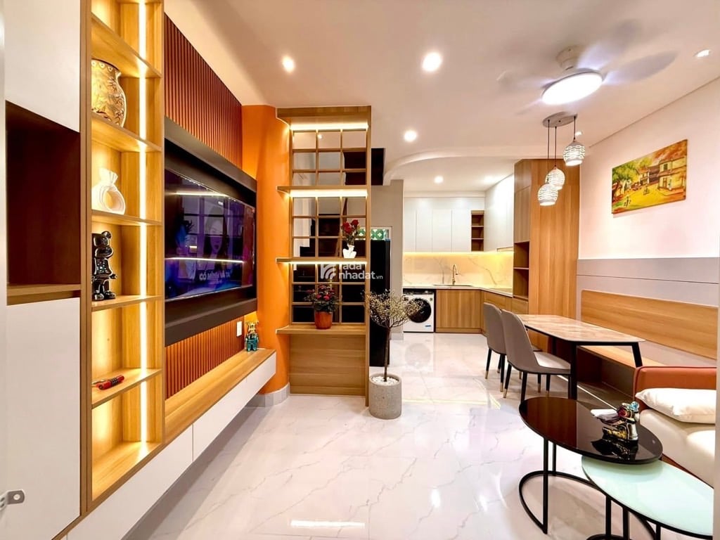 HXH NGUYỄN KHUYẾN, BÌNH THẠNH, 3 TẦNG CÓ KC Ở NGAY. GIẢM 350TR CHỈ 4.7T 