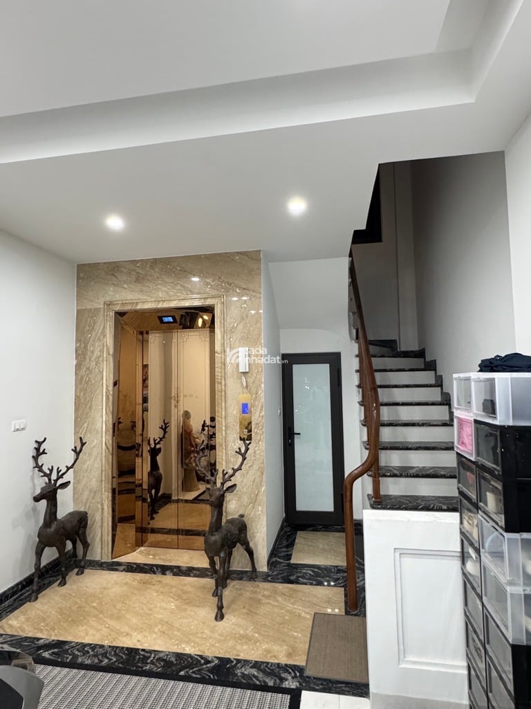 SIÊU PHẨM PHỐ NGỌC LÂM - 6 TẦNG THANG MÁY - Ô TÔ 7 CHỖ VÀO NHÀ - VIEW MIPEC
