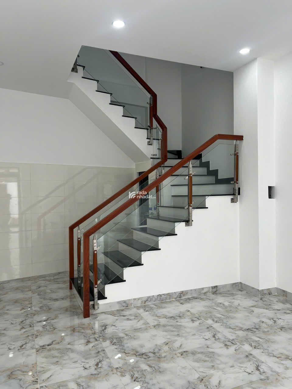 Cho thuê nhà Nguyên căn Lê Văn Việt Thủ Đức