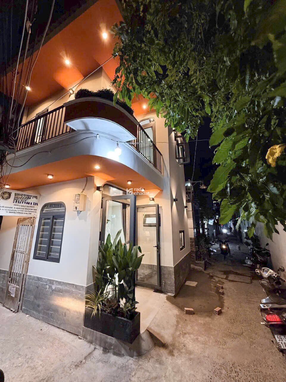 MT Hẻm - Thoáng - Nhà Đẹp - Vị Trí Tốt .