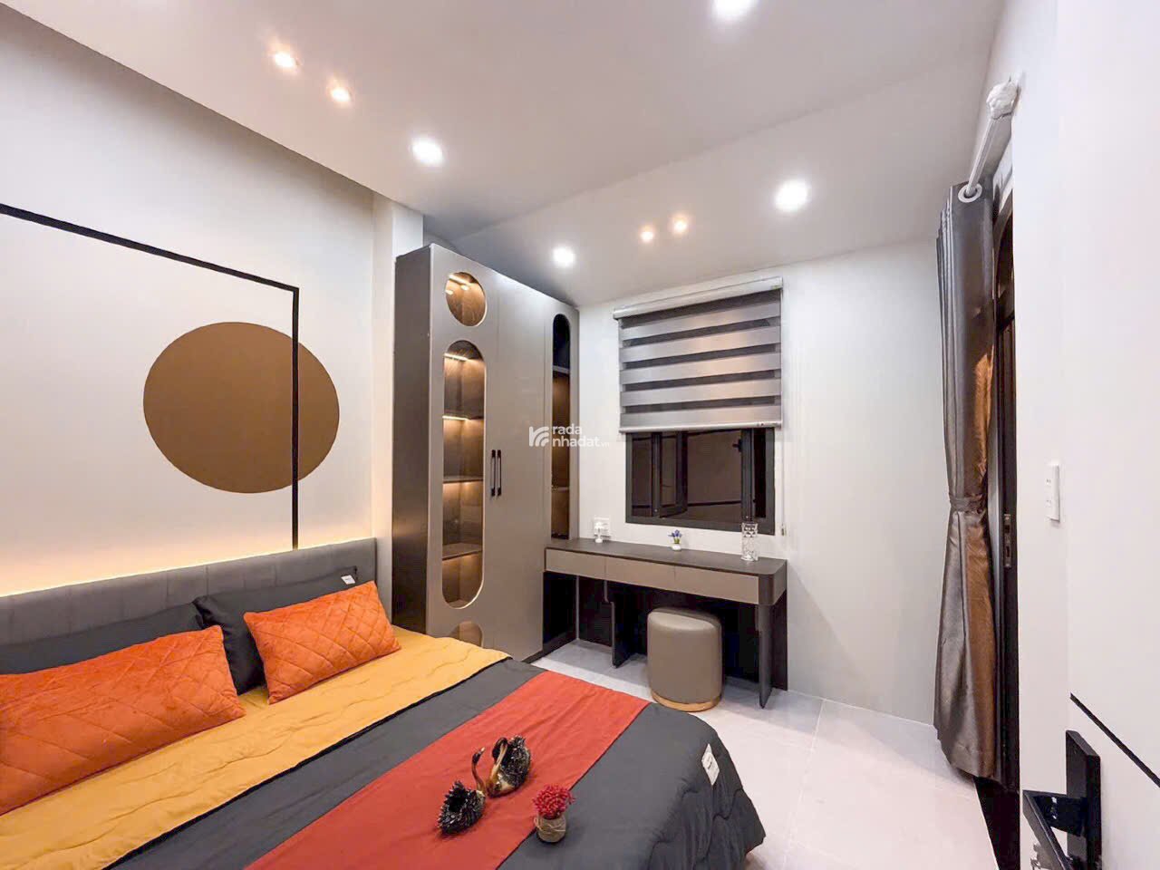 MT Hẻm - Thoáng - Nhà Đẹp - Vị Trí Tốt .