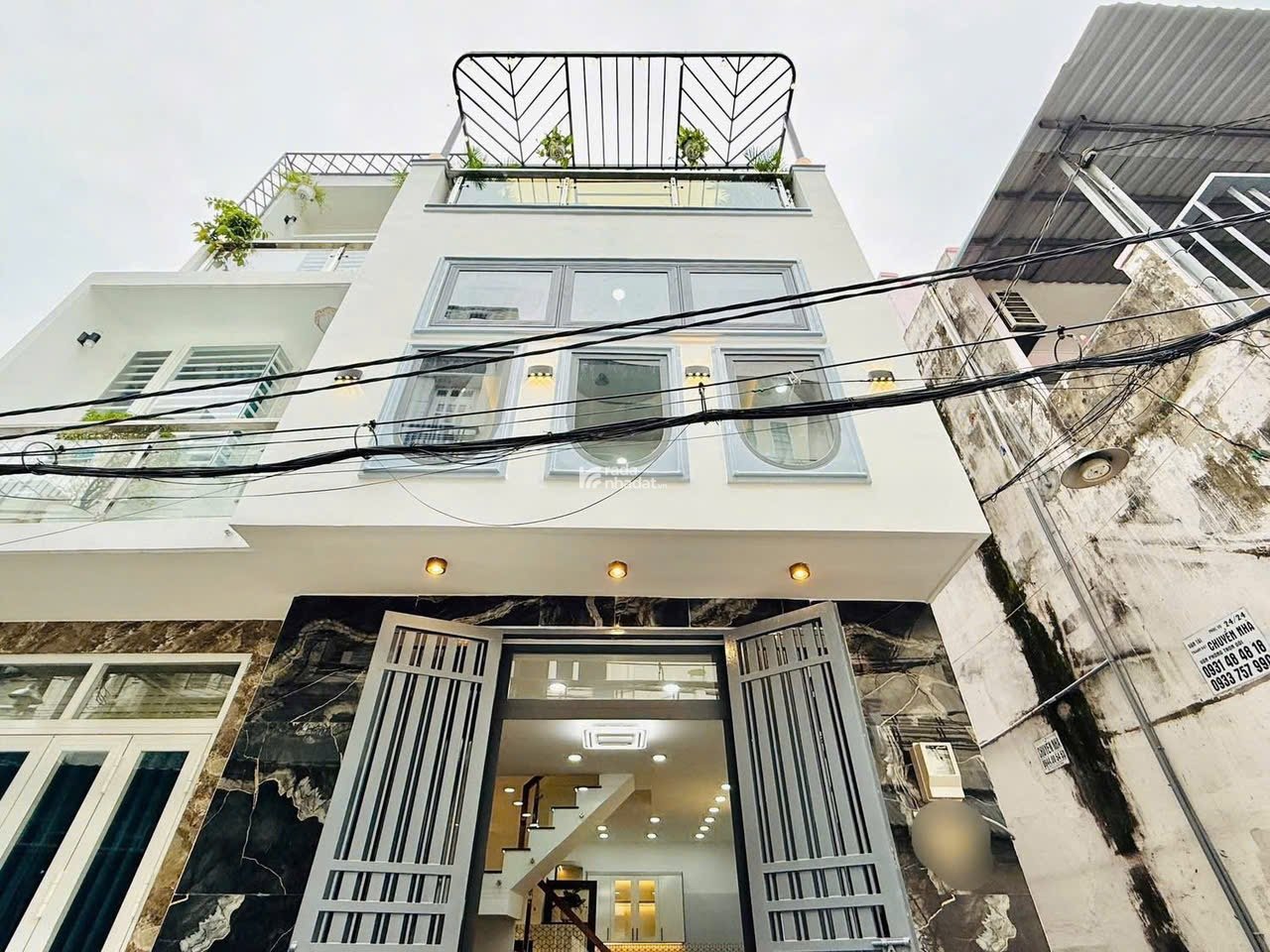 Nhà đẹp Quận 10, hẻm xe hơi 5m, DT 56m2, 3PN, gần Big C Trường Sơn, giá 5.8 tỷ. SHR