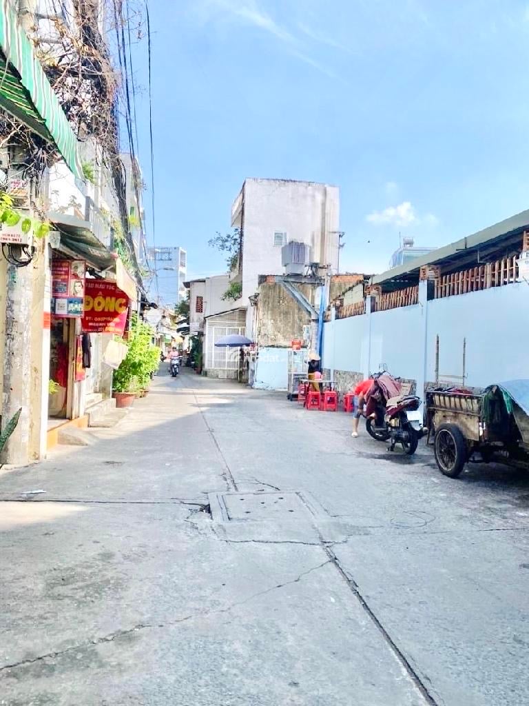 HẺM THÔNG ÔNG ÍCH KHIÊM - QUẬN 11 - VỊ TRÍ ĐẸP - 4PN Ở NGAY - 70M2 - HẺM YÊN TỈNH - NỞ HẬU - 6,6 tỷ