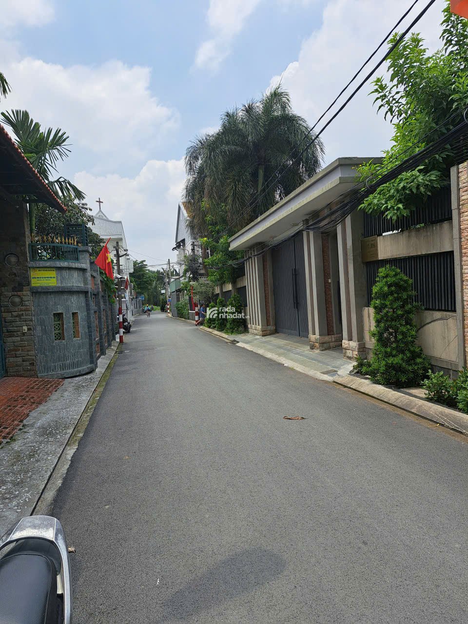 HẺM XE HƠI, Ô TÔ NGỦ TRONG NHÀ, HÀNG XÓM VẠN PHÚC CITY, 2 TẦNG 4X20 CHỈ 6,5 TỶ.
