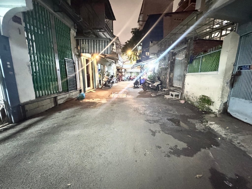 SÁT HXH BÙI HỮU NGHĨA, BÌNH THẠNH, 4 TẦNG CÓ KC Ở NGAY. GIẢM 350TR CHỈ CÒN 4.85T TL 