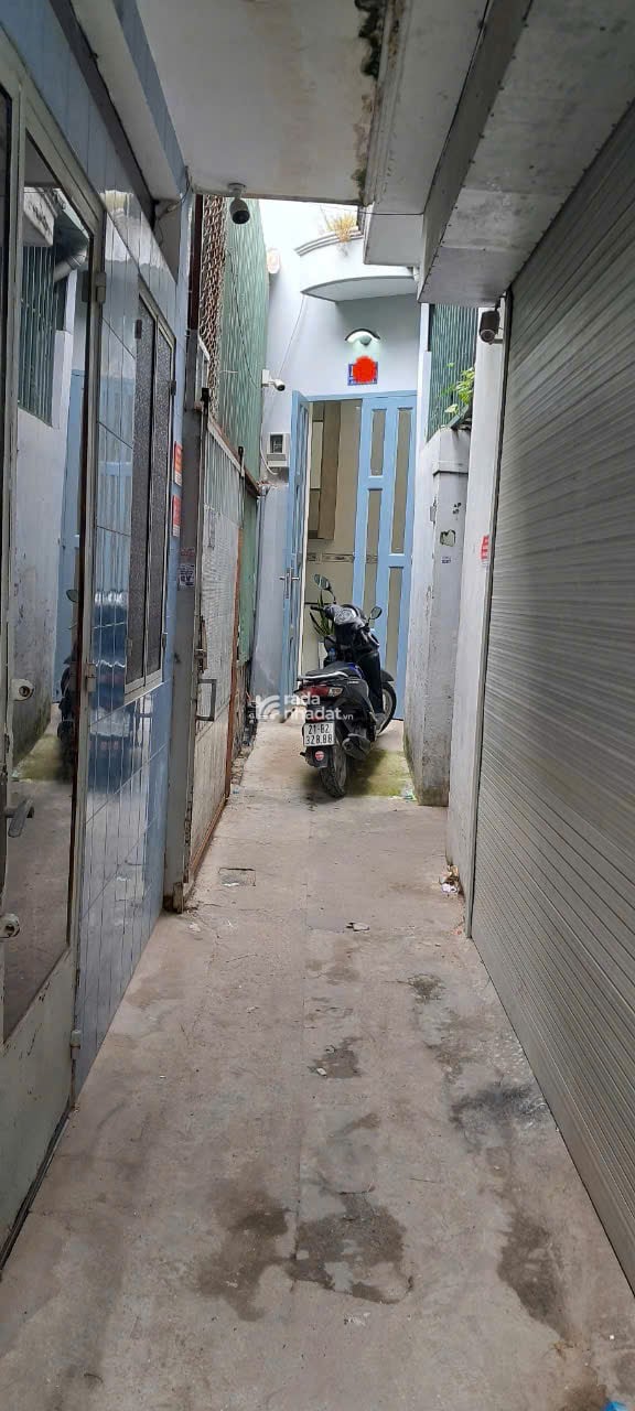 Nhà đẹp, 1 lầu, 2 phòng ngủ, Hẻm 122, Dương Quảng Hàm. Gần ĐH Văn Lang, Emart