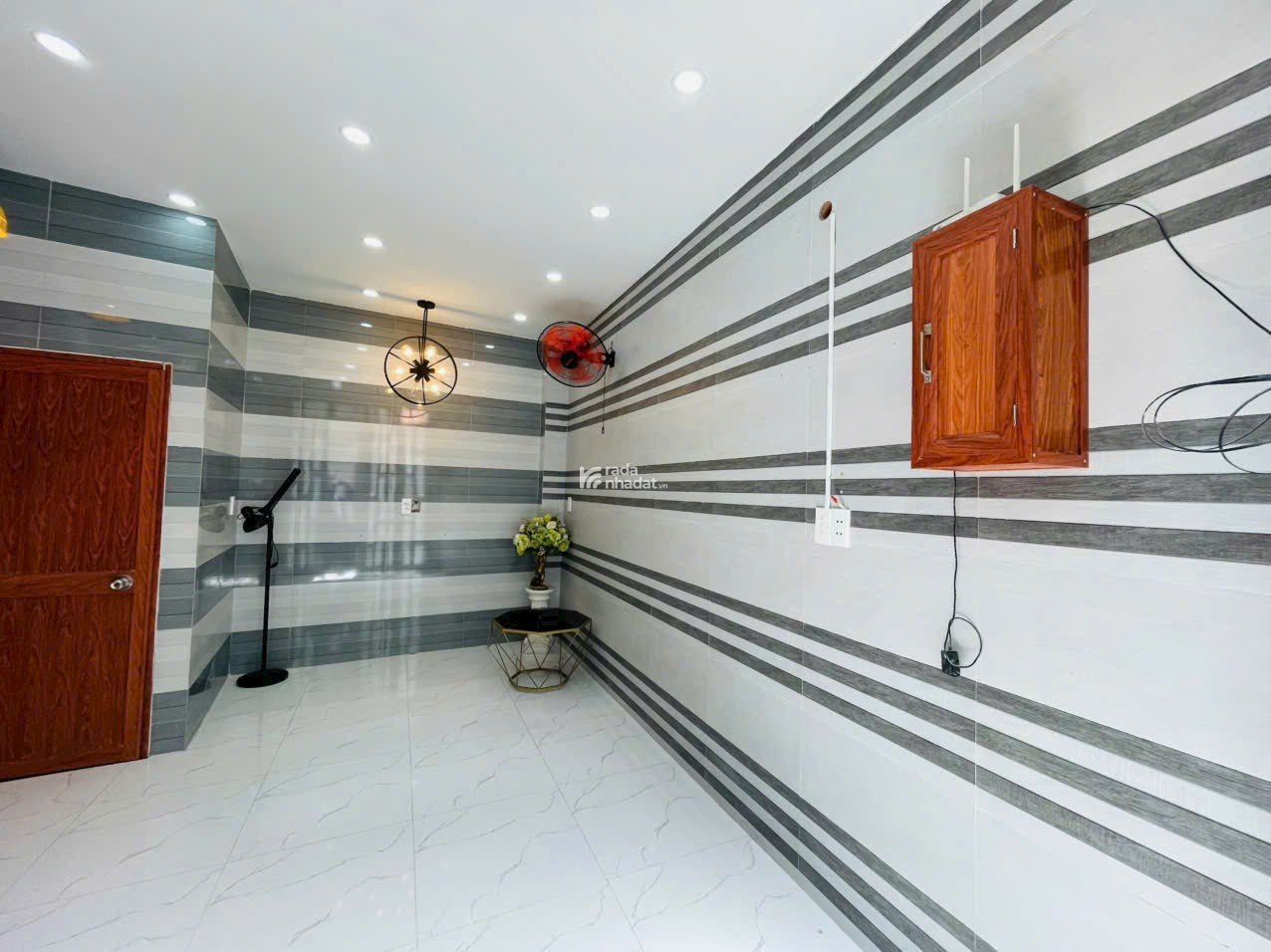NHÀ PHỐ GÒ VẤP, HẺM XE HƠI 2/ GIÁ NHỈNH 2 TỶ, DT 20M2, 1 TRỆT 1 LẦU, 2PN 2WC, PHẠM VĂN CHIÊU