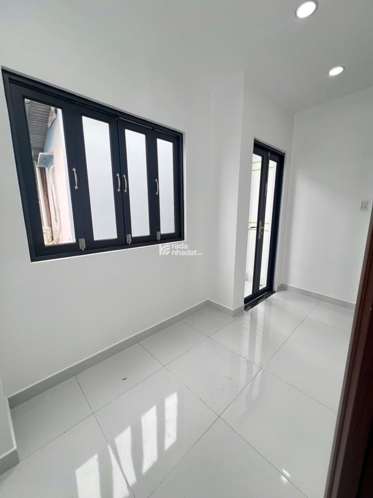 NHÀ ĐẸP 2 TẦNG BTCT FULL NỘI THẤT, NỞ HẬU SÁT HẺM XE HƠI, TRẦN XUÂN SOẠN Q7, GIÁ 3,89 TỶ