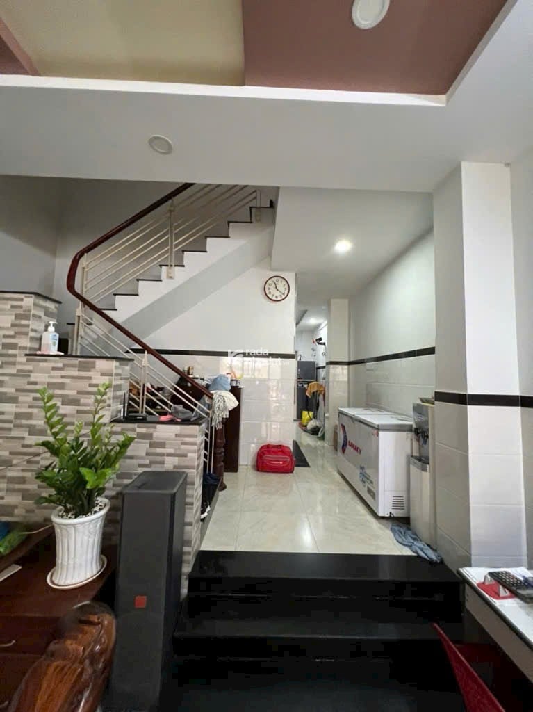 NGAY COOP MART PHAN VĂN HỚN _ SÁT THAM LƯƠNG _ TIỆN VỀ TRUNG TÂM SG  - 5 TẦNG CÓ THANG MÁY