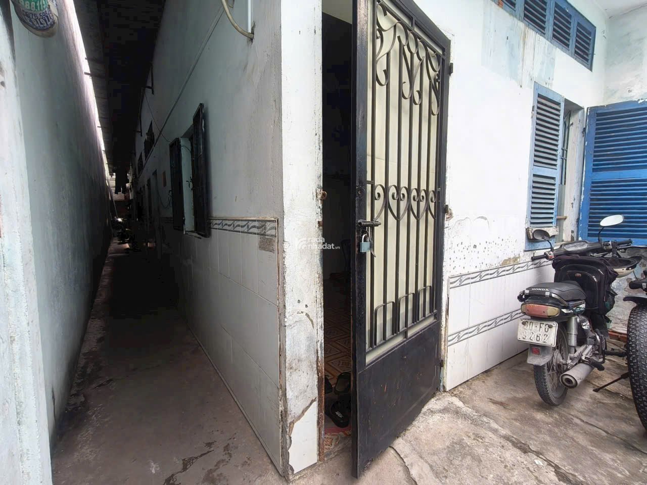 Nhà mặt tiền đường 147 Hiệp phú DT 100m, cấp 4 khu vip