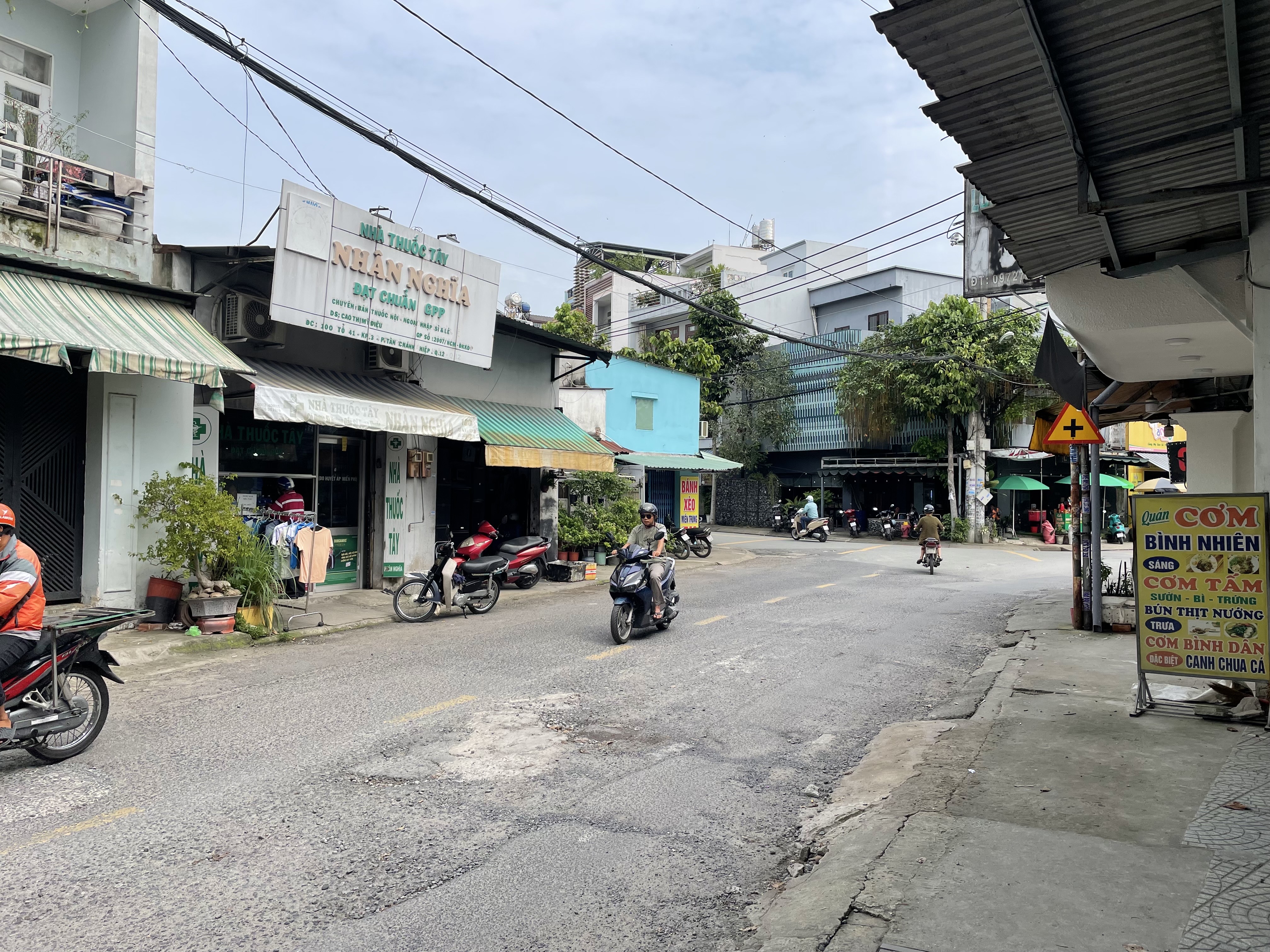 NHÀ RẺ MẶT TIỀN HUỲNH THỊ HAI – NHÀ 2 TẦNG – HẼM 10M OTO THÔNG – KINH DOANH SIÊU ĐỈNH