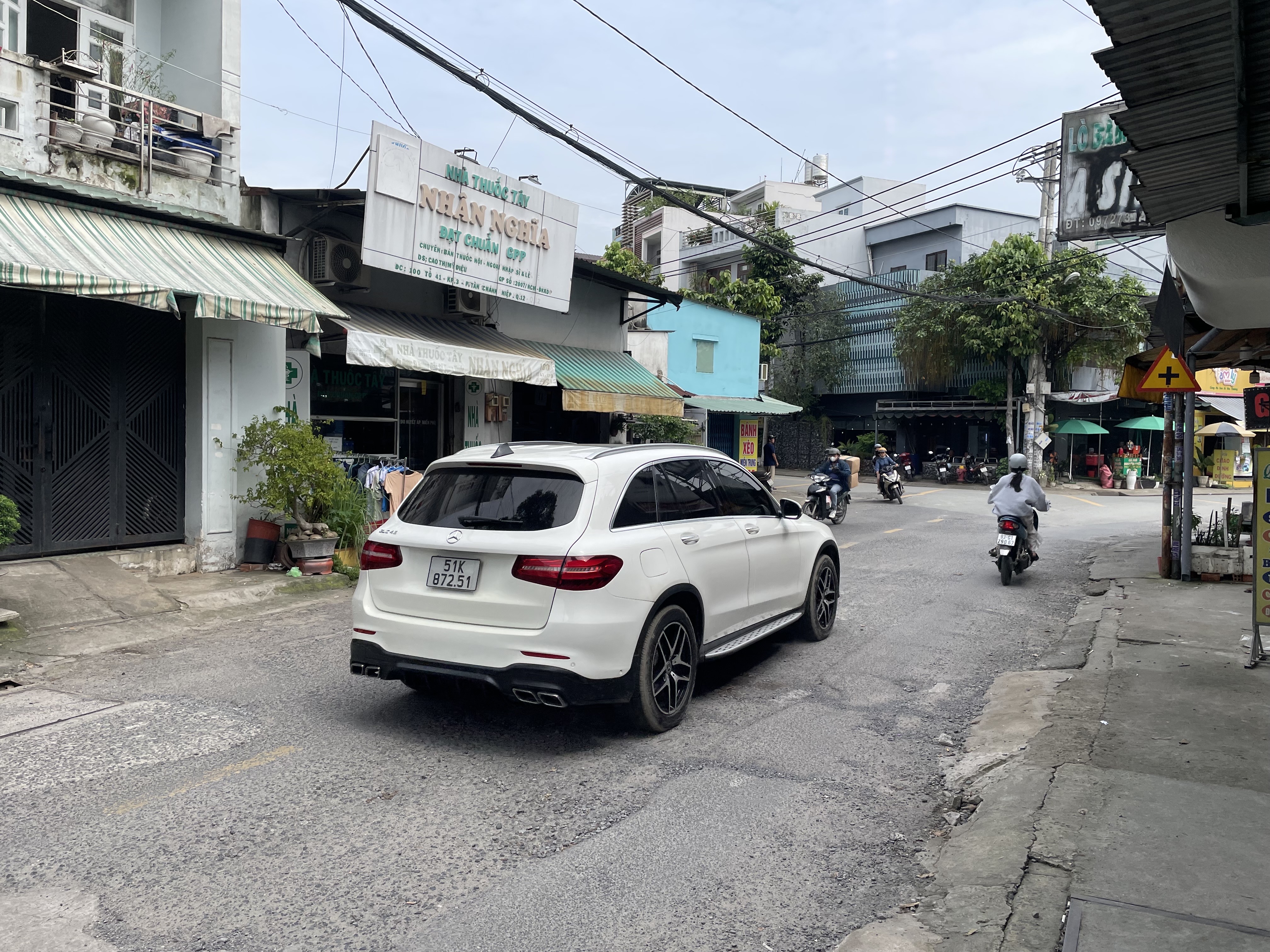 NHÀ RẺ MẶT TIỀN HUỲNH THỊ HAI – NHÀ 2 TẦNG – HẼM 10M OTO THÔNG – KINH DOANH SIÊU ĐỈNH