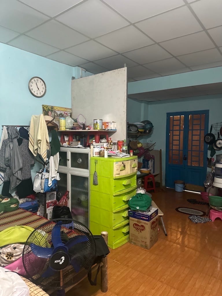 Phân khúc 5 TỷBán nhà nát tiện xây mới - 40m2 - Ngang 4.2m - 2 Tầng , 3pn - HXH 5