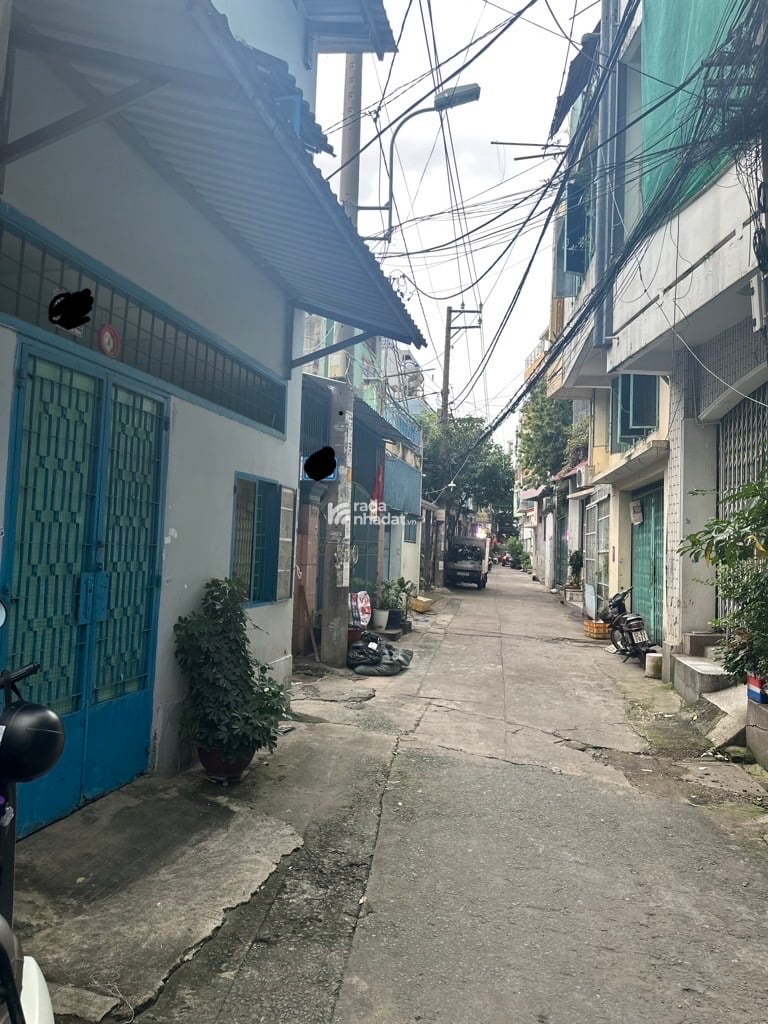 Phân khúc 5 TỷBán nhà nát tiện xây mới - 40m2 - Ngang 4.2m - 2 Tầng , 3pn - HXH 5