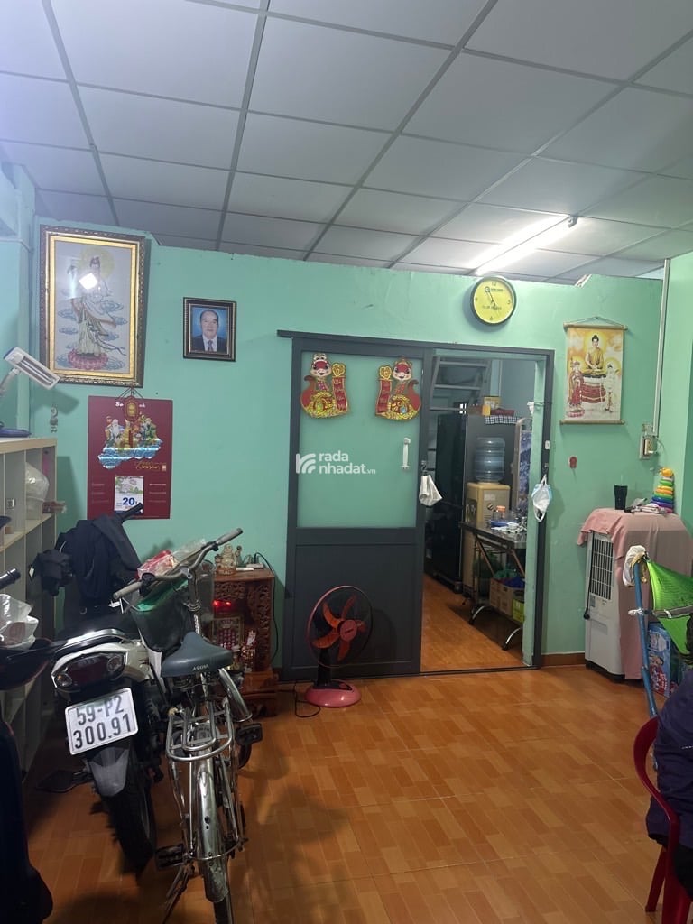 Phân khúc 5 TỷBán nhà nát tiện xây mới - 40m2 - Ngang 4.2m - 2 Tầng , 3pn - HXH 5