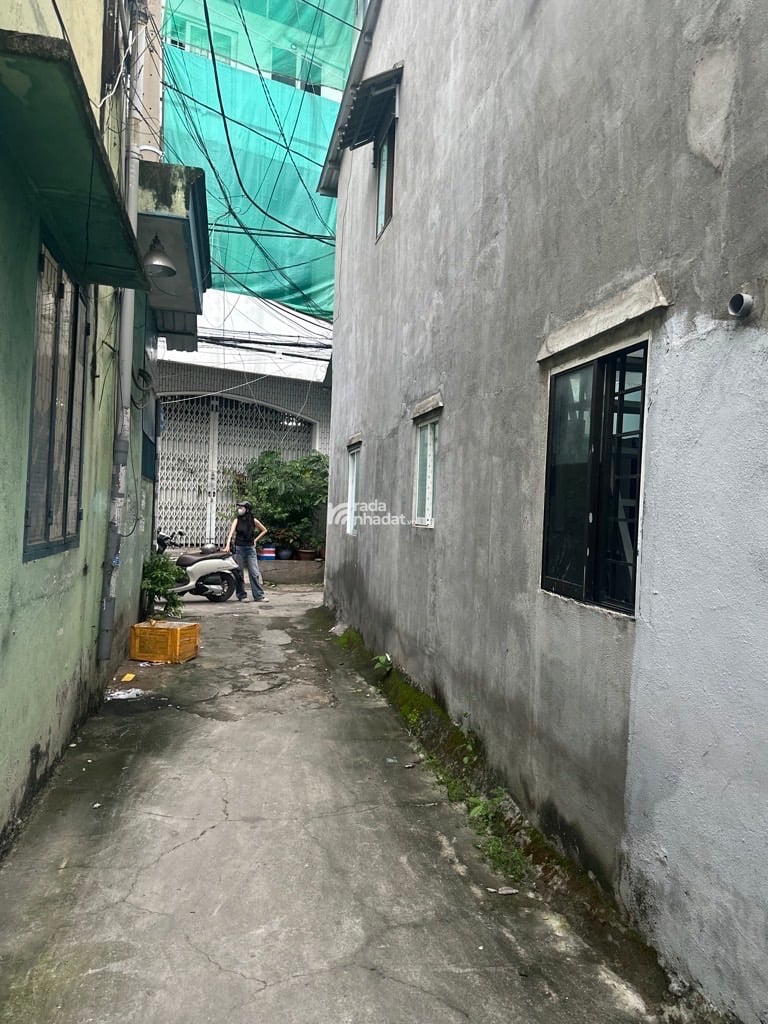 Phân khúc 5 TỷBán nhà nát tiện xây mới - 40m2 - Ngang 4.2m - 2 Tầng , 3pn - HXH 5