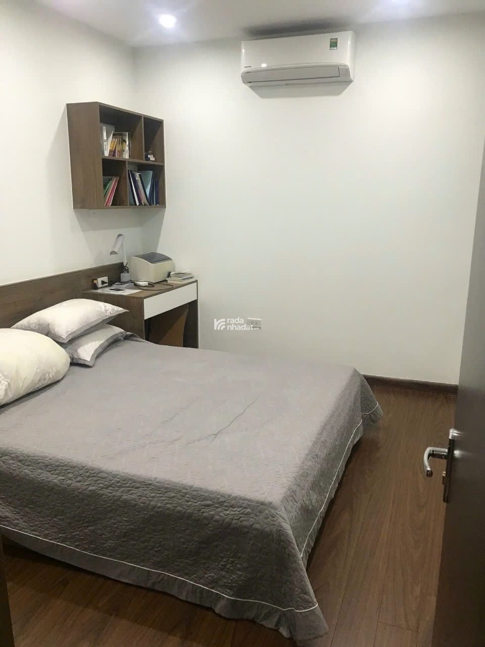 Cho thuê căn hộ Golden West Lê Văn Thiêm 3 phòng ngủ full đồ giá chỉ 16 triệu/tháng