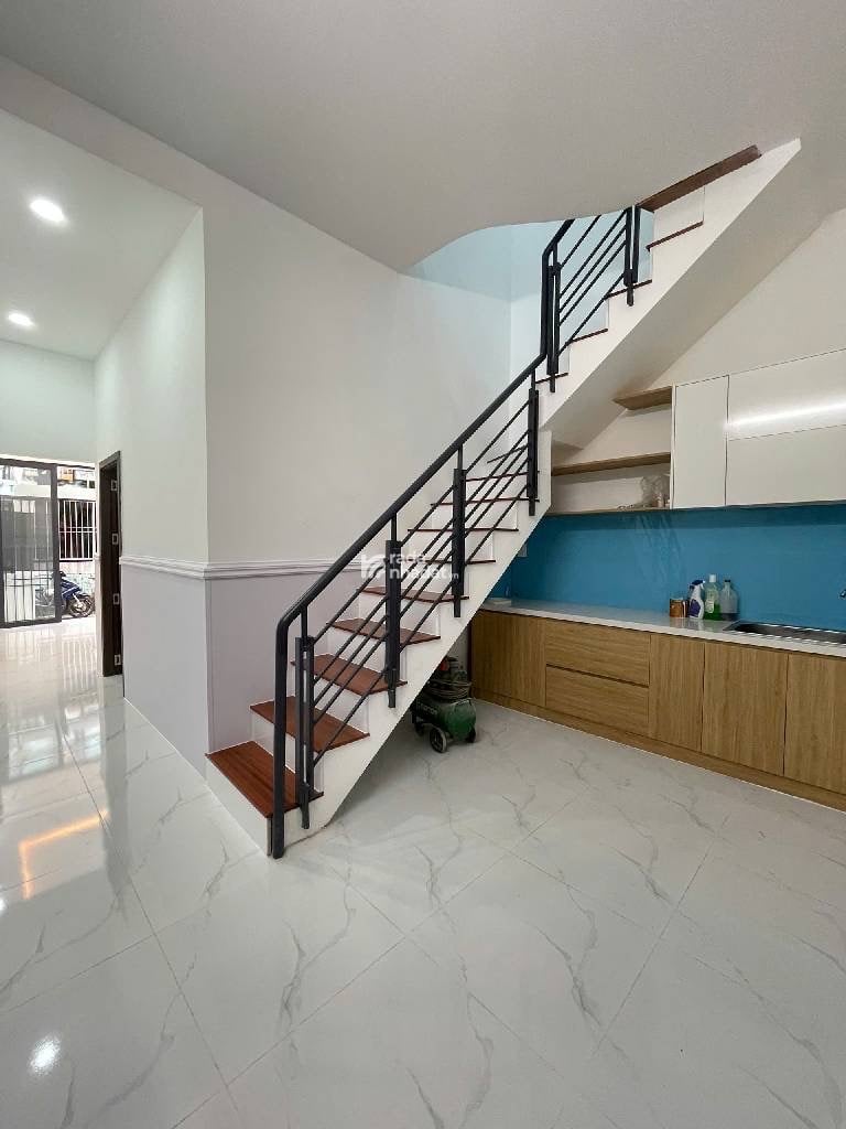 Bán nhà ngay bình long lê văn qưới ngã tư 4 xã