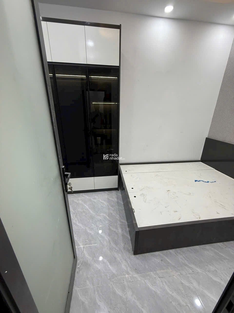BÁN NHÀ P. HẠNH THÔNG (P.3 CŨ) GẦN SÂN BAY FULL NỘI THẤT CHỈ 4.69 TỶ