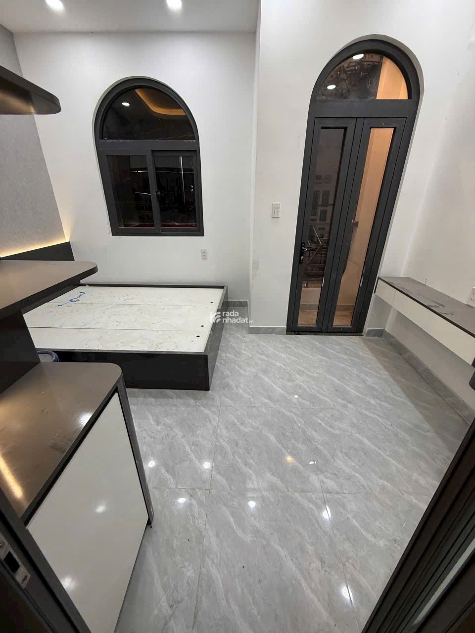 BÁN NHÀ P. HẠNH THÔNG (P.3 CŨ) GẦN SÂN BAY FULL NỘI THẤT CHỈ 4.69 TỶ