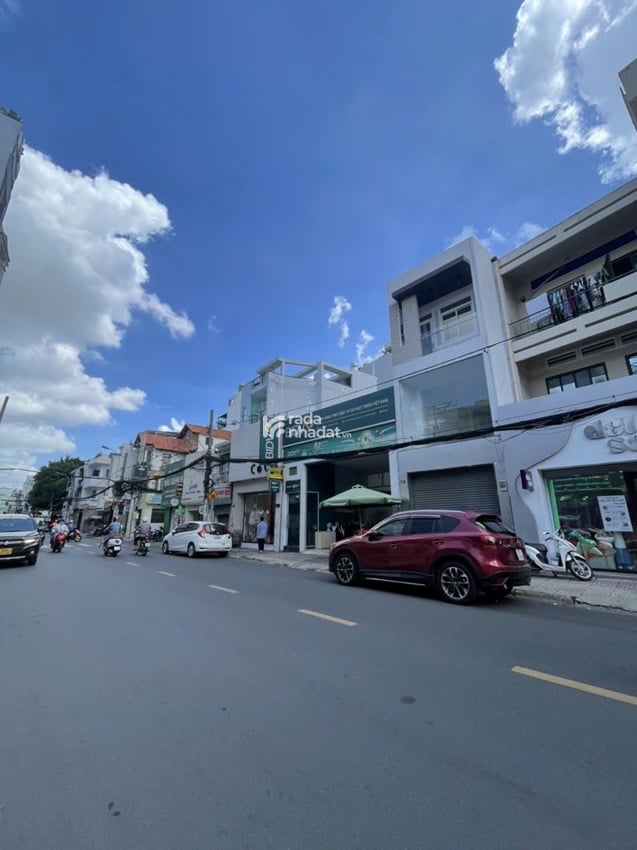 CHÍNH CHỦ BÁN NHÀ MT HUỲNH VĂN BÁNH, P.11, Q.PHÚ NHUẬN_DT: 6.7x20m (148m2)_GIÁ 65 TỶ 