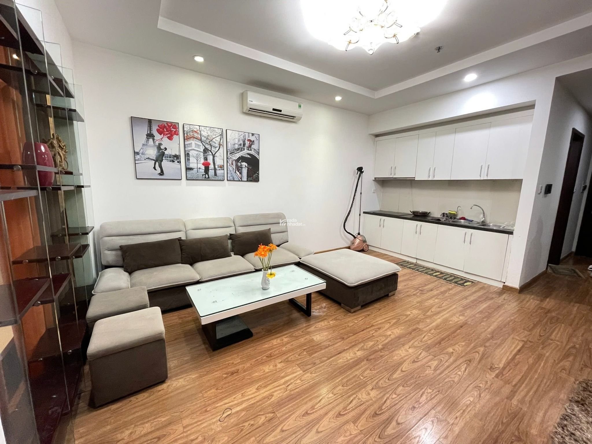 Bán căn 02PN 83m2 hướng Nam của tòa Park 2 giá chỉ 6,8 tỷ. LH 0977 088 ***