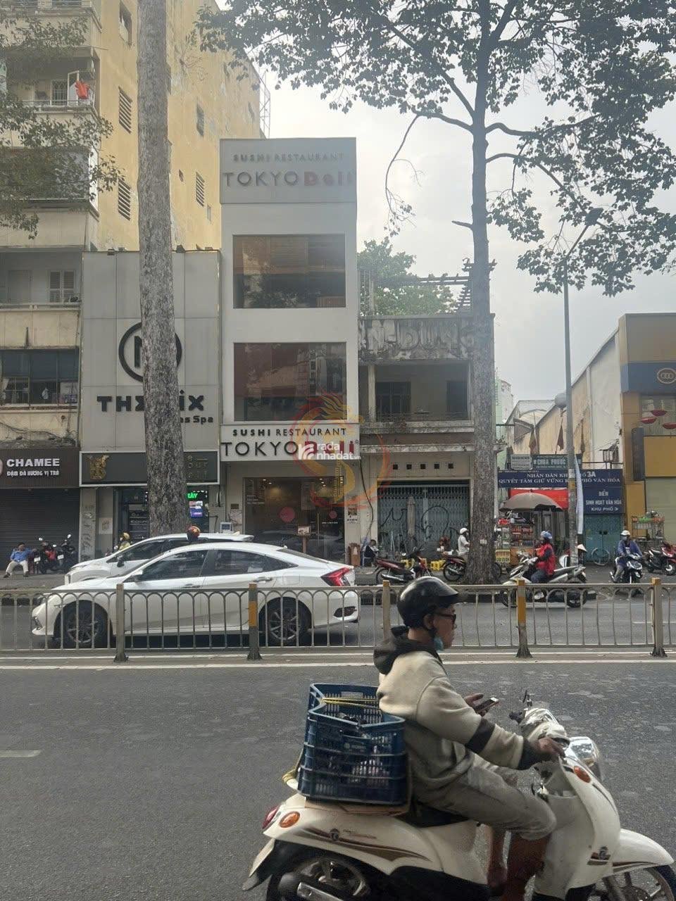 92 tỷ! Bán nhà MT Đ. Trần Hưng Đạo, Q.1  5.5x30m  GPXD hầm 12 tầng.