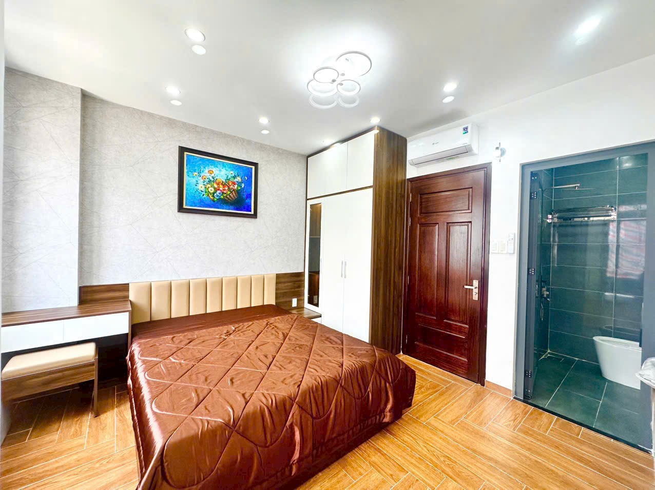 Bán gấp 5tỷ 180 nhà 63m2 đường số 51, P14, Gò Vấp. Xây 4 tầng, hẻm 5m, sổ sẵn