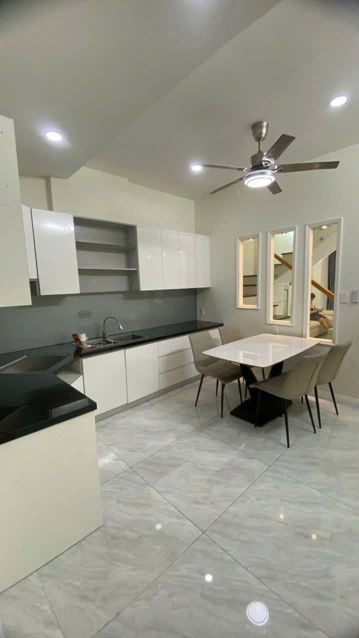 HOT!!! CHỦ bán ngay căn nhà Q3, HXH, giá 3TỶ750, vị trí cực đẹp, LH NGAY ĐI Ạ