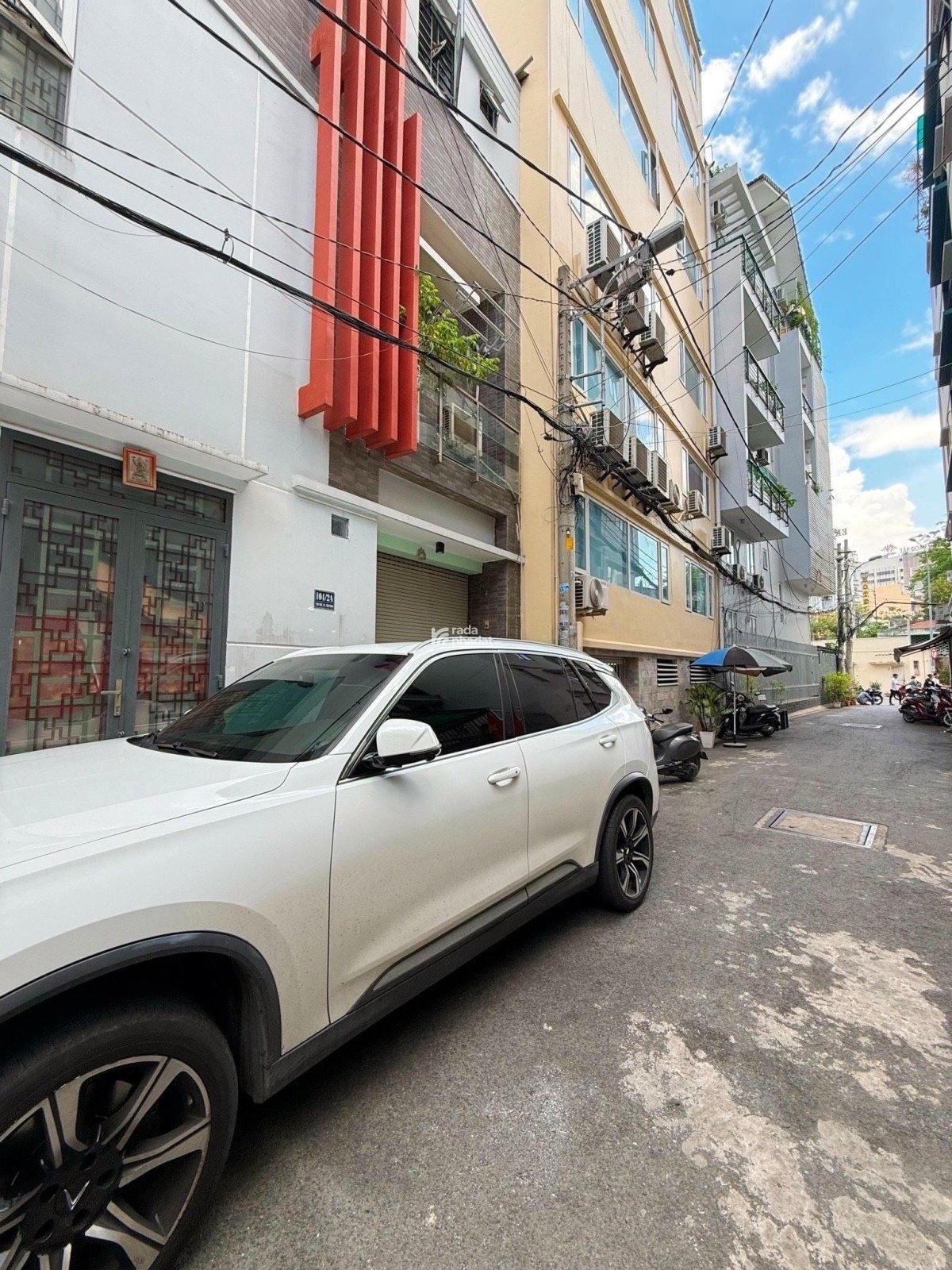 NHÀ NGAY SÂN BAY - THUẬN TIỆN DUY CHUYỂN - TIỆN ÍCH XUNG QUANH ĐẦY ĐỦ - SỔ RIÊNG HOÀN CÔNG