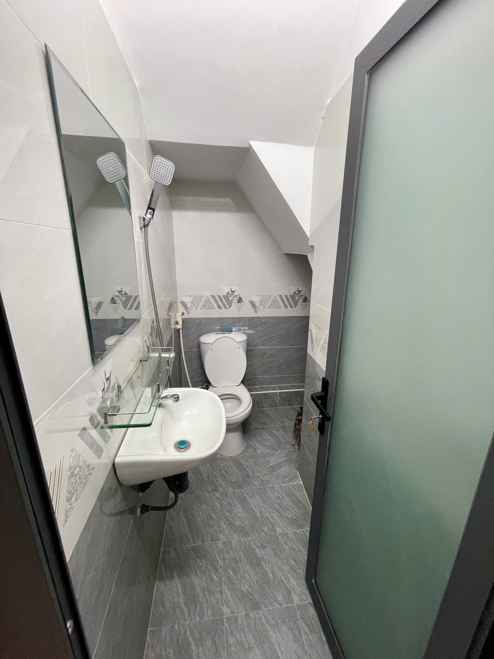 Bán nhà HXH đường CMT8 Q10 diện tích (4 x 12m) giá 8.9 tỷ