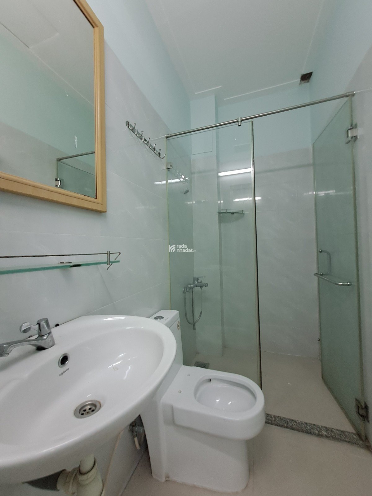 Bán nhà hẻm 2 xe hơi tránh, diện tích 60/56m2 (4x15), 2 lầu, Quận 10, đường CMT8, giá chỉ 9.6 tỷ.