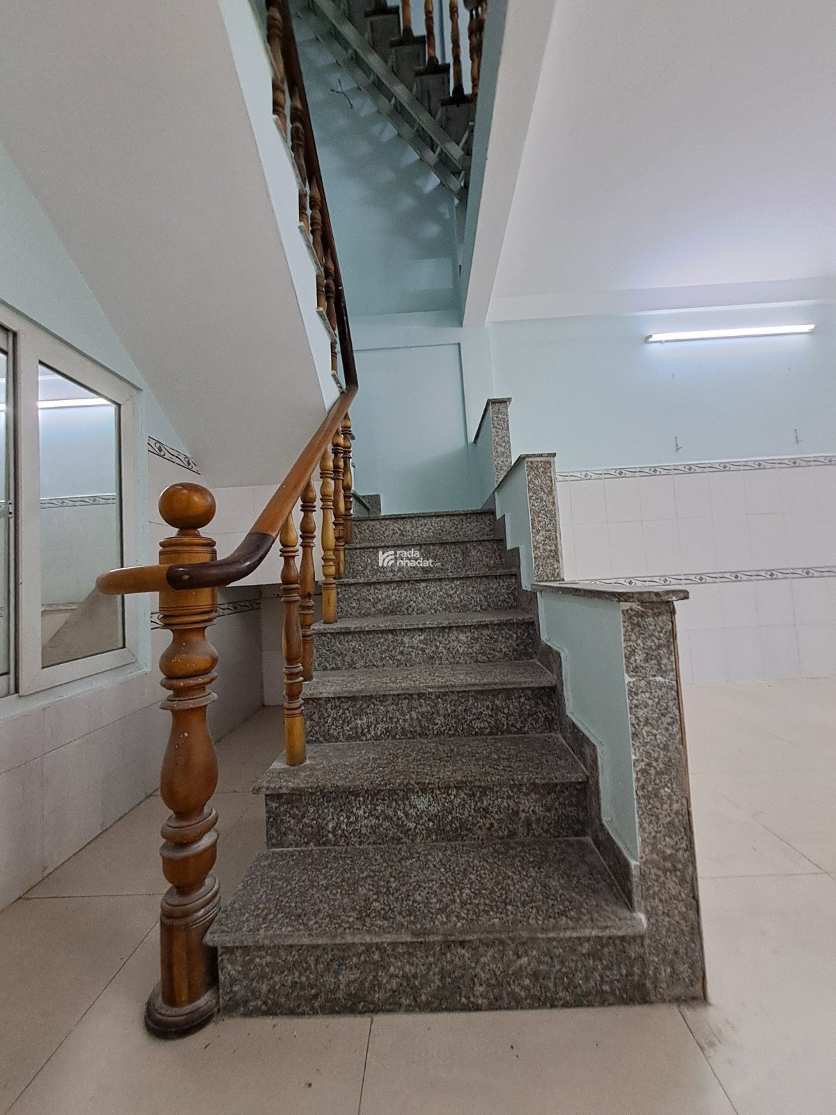 Bán nhà hẻm 2 xe hơi tránh, diện tích 60/56m2 (4x15), 2 lầu, Quận 10, đường CMT8, giá chỉ 9.6 tỷ.